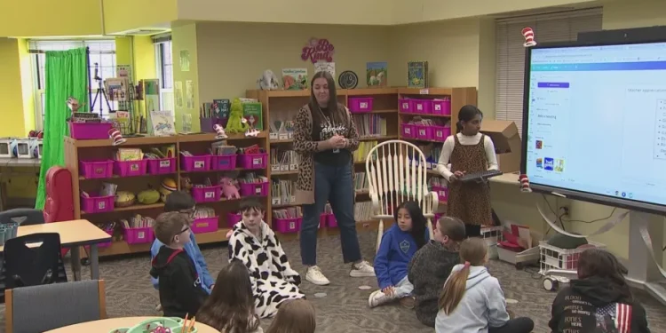 What's Right with Schools: Beacon Falls elementary students spread kindness throughout school