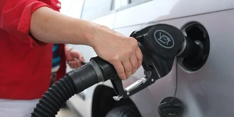 Gov. Lamont calls for gas tax holiday amid rising prices