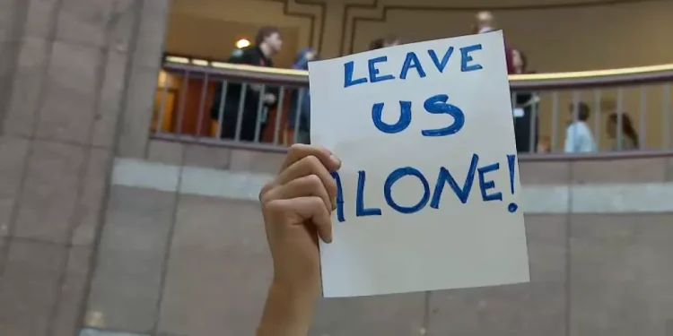 Homeschool families gather to object Connecticut bill prosposing more oversight