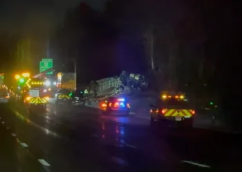 Rollover crash closes part of I-84 East in Willington during morning commute