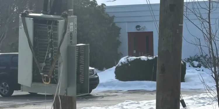 Connecticut lawmakers push new way for residents to flag double utility poles  