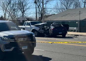 1 person killed in crash in New Haven after driver eludes state trooper on highway: Police