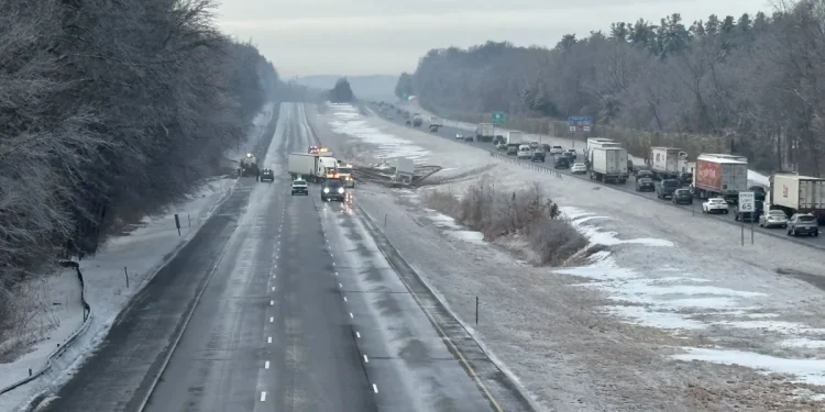 Several crashes on Connecticut highways disrupt Wednesday's morning commute