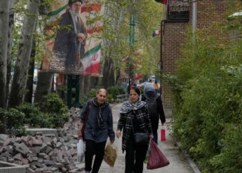 Ship traffic appears to halt in Strait of Hormuz after Trump's blockade announcement