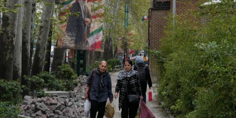 Ship traffic appears to halt in Strait of Hormuz after Trump's blockade announcement