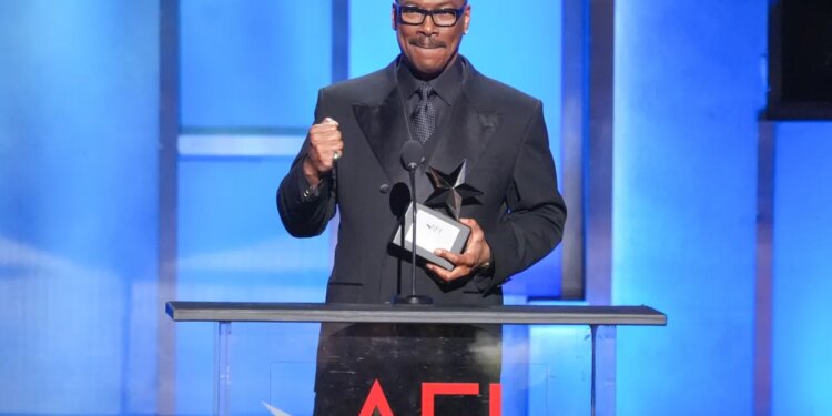 Eddie Murphy receives life achievement award by AFI, drawing standing ovation
