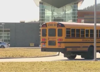 Community seeking more state funds for Meriden schools