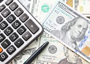 Connecticut financial expert concerned as more Americans dip into retirement savings