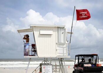 Connecticut man drowns in rip current at Florida beach