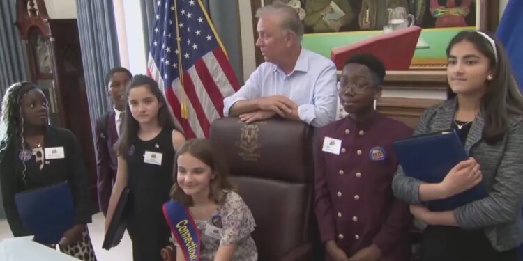 Connecticut's Kid Governor meets with Gov. Lamont at Capitol