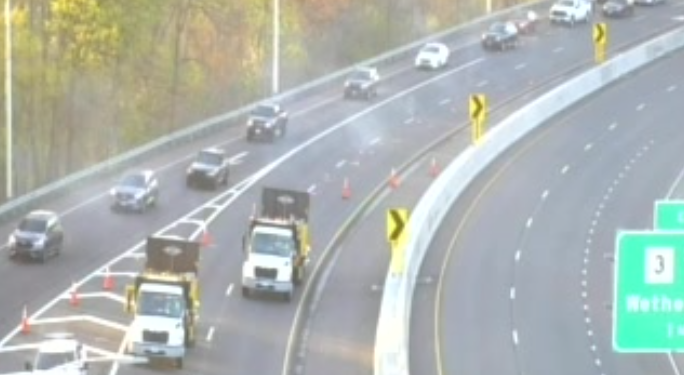Crash closes Route 2 West in East Hartford