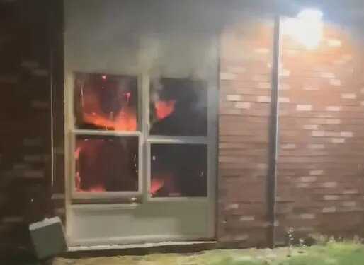 Fire breaks out at apartment building in New Haven