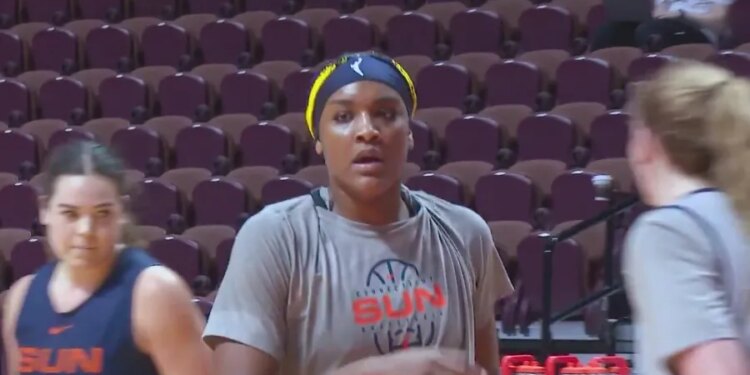 Former Husky Edwards eager for full season with Connecticut Sun