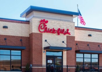 Chick-fil-A employee finds and returns $10,000 in bathroom, tries to refuse reward
