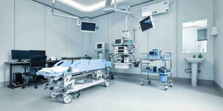 Florida doctor charged in death of patient who had wrong organ removed during surgery