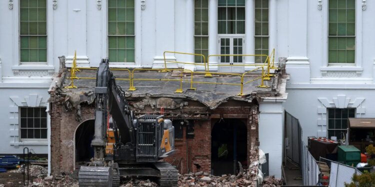 Trump uses the Correspondents' dinner shooting to renew his White House ballroom push