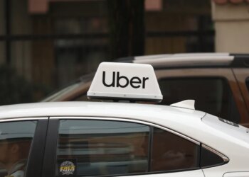 Uber driver stabs passenger in East Hartford overnight, police say