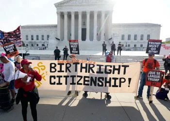 Supreme Court hears arguments in Trump's bid to limit birthright citizenship