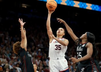 South Carolina beats UConn 62-48 to advance to NCAA title game
