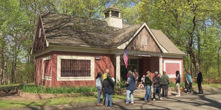Historic Edgewood Ranger Station reopens in New Haven