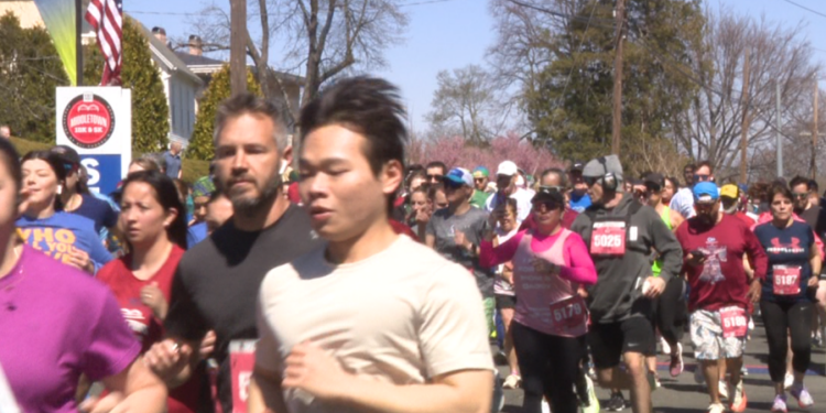 Hundreds compete, raise money at Middletown road race