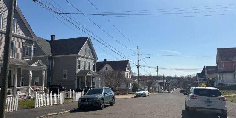 Watertown police execute drug bust in Ansonia