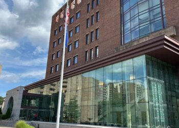 Mistrial declared after report that girl killed in 1986 had been placed in used body bag