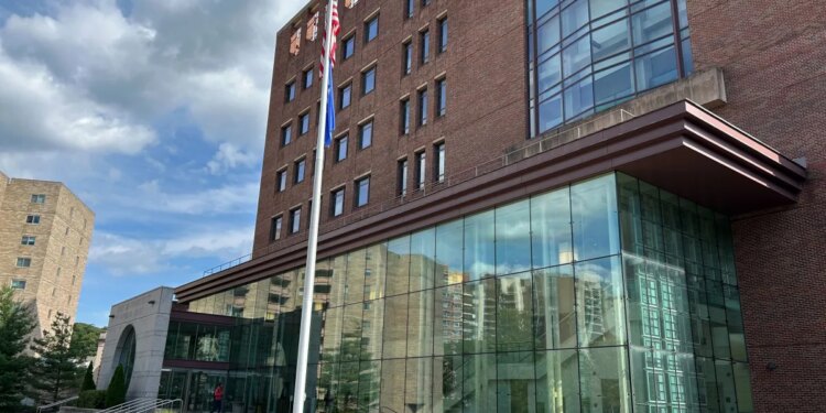 Mistrial declared after report that girl killed in 1986 had been placed in used body bag