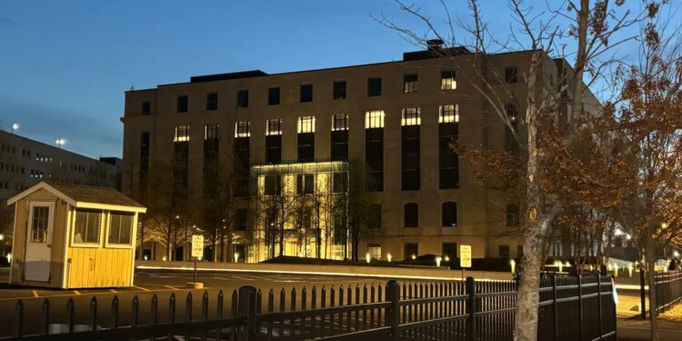 State trooper fired after having sex on the job, according to internal affairs report