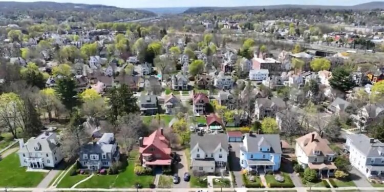 Connecticut rents climb as debate grows over affordable housing law