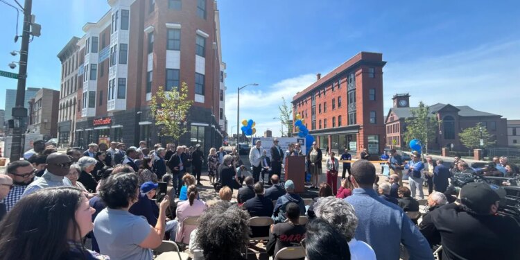 New apartments, businesses aim to reconnect Hartford's North End with downtown