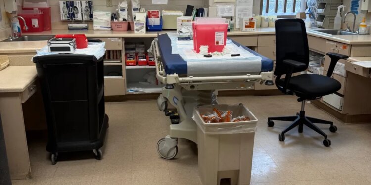 CT prison health care delays leave incarcerated people waiting months, or longer, for critical treatment, report finds