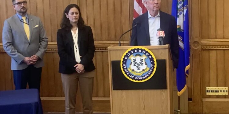 Lamont introduces commission to evaluate Connecticut K-12 education funding