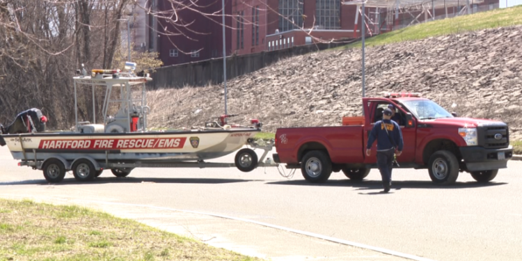 Man rescued from Connecticut River in Hartford