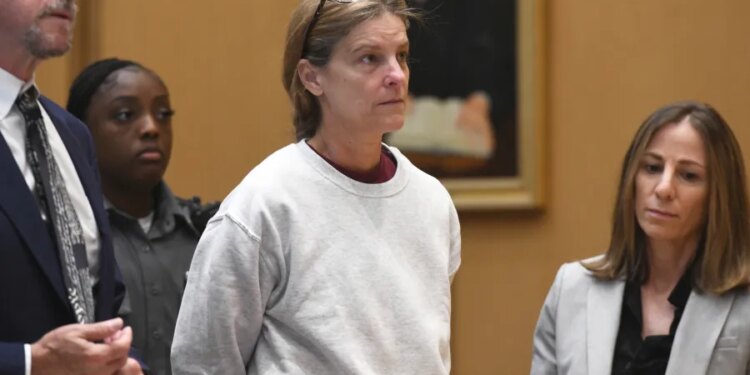 Michelle Troconis' pre-visit strip search at Connecticut prison was unauthorized, report says