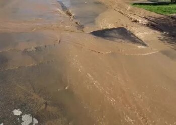 Naugatuck water main break causes flooding, damages roadway on Walnut Street