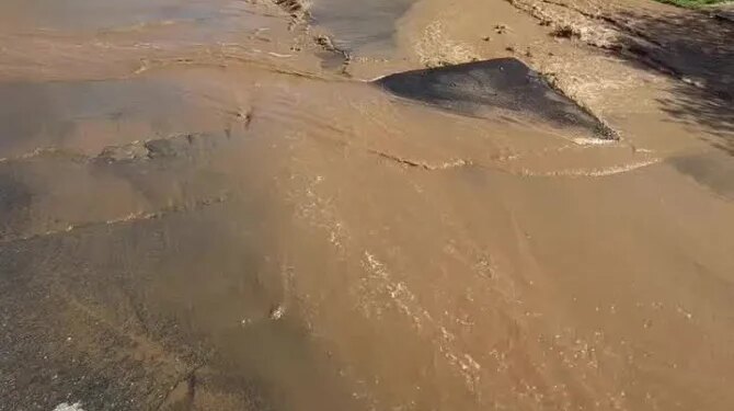 Naugatuck water main break causes flooding, damages roadway on Walnut Street