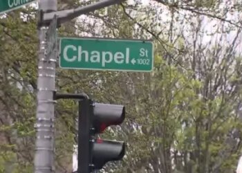  New Haven residents prepare for traffic pattern changes on Chapel Street, some raise concerns