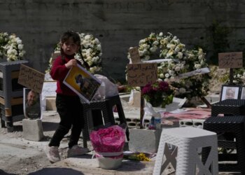 The Latest: A 10-day Lebanon ceasefire appears to hold as European leaders to meet over Strait