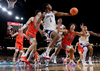 UConn defeats Illinois, advances to NCAA national championship
