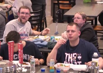 UConn fans keep spirits up during watch party at Hartford's Parkville Market