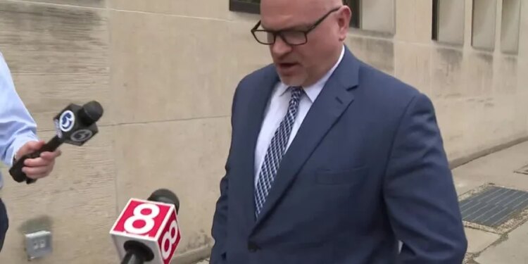 VIDEO: Former New Haven police chief charged in embezzlement case apologizes to mayor, officers