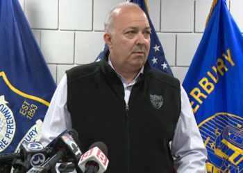 Waterbury police chief commends officers who investigated domestic stabbing