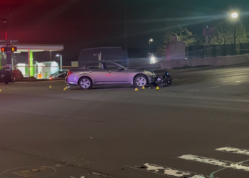 West Hartford intersection to remain closed for hours due to crash: PD