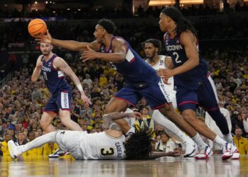 What is UConn men's basketball roster expected to look like next season?