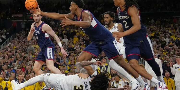 What is UConn men's basketball roster expected to look like next season?