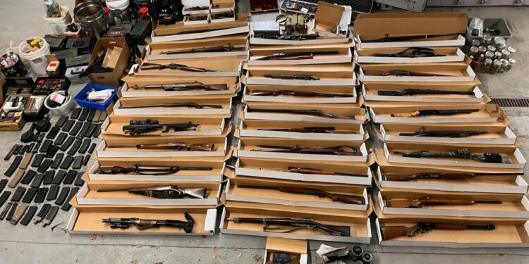 Branford police arrest convicted felon after finding cache of weapons in his home