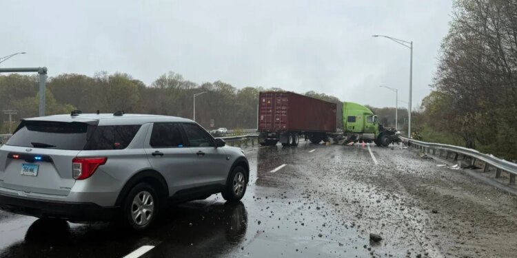 Jackknifed tractor-trailer closes I-95 South in Groton