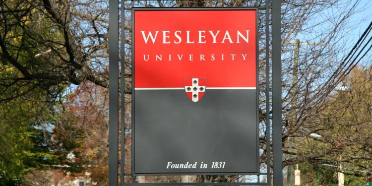 19-year-old charged with secretly recording women in Wesleyan University bathrooms