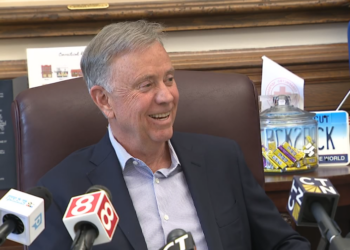 'This is substance, baby!': Lamont touts legislative victories, vows to revive school cellphone ban